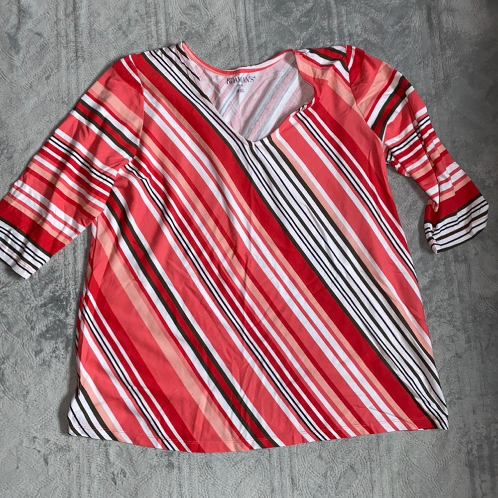 Roaman’s size L 18/20 shirt